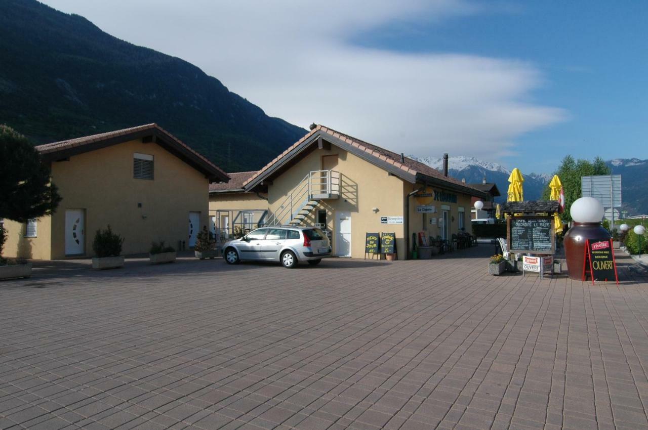 Gite La Cigale Saxon Bagian luar foto
